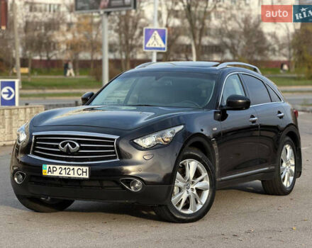 Черный Инфинити FX 30, объемом двигателя 3 л и пробегом 137 тыс. км за 17999 $, фото 3 на Automoto.ua
