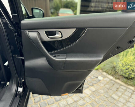 Черный Инфинити FX 30, объемом двигателя 3 л и пробегом 288 тыс. км за 15000 $, фото 19 на Automoto.ua