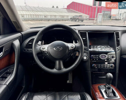 Черный Инфинити FX 30, объемом двигателя 2.99 л и пробегом 159 тыс. км за 16500 $, фото 36 на Automoto.ua