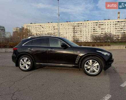 Черный Инфинити FX 30, объемом двигателя 3 л и пробегом 137 тыс. км за 17999 $, фото 14 на Automoto.ua