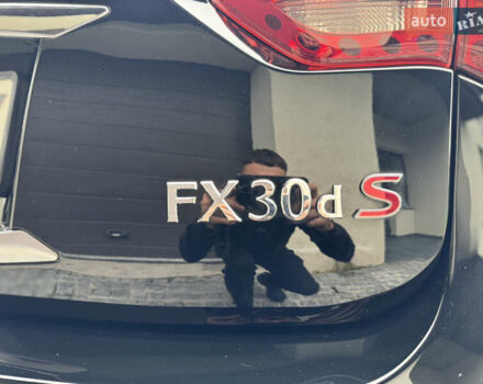 Черный Инфинити FX 30, объемом двигателя 3 л и пробегом 288 тыс. км за 15000 $, фото 3 на Automoto.ua