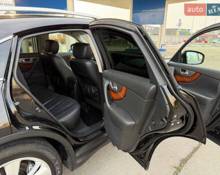 Черный Инфинити FX 30, объемом двигателя 3 л и пробегом 137 тыс. км за 17999 $, фото 34 на Automoto.ua