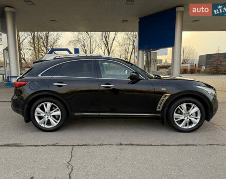 Черный Инфинити FX 30, объемом двигателя 3 л и пробегом 137 тыс. км за 17999 $, фото 16 на Automoto.ua
