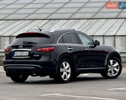 Черный Инфинити FX 30, объемом двигателя 2.99 л и пробегом 159 тыс. км за 16500 $, фото 13 на Automoto.ua