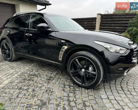 Черный Инфинити FX 30, объемом двигателя 3 л и пробегом 288 тыс. км за 15000 $, фото 10 на Automoto.ua