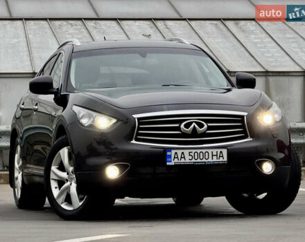 Черный Инфинити FX 30, объемом двигателя 2.99 л и пробегом 159 тыс. км за 16500 $, фото 4 на Automoto.ua