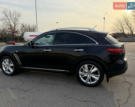 Черный Инфинити FX 30, объемом двигателя 3 л и пробегом 137 тыс. км за 17999 $, фото 6 на Automoto.ua
