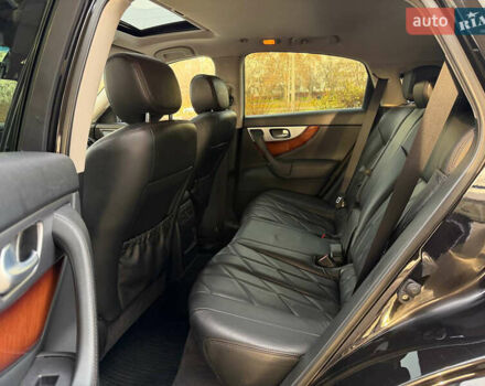 Черный Инфинити FX 30, объемом двигателя 3 л и пробегом 137 тыс. км за 17999 $, фото 30 на Automoto.ua