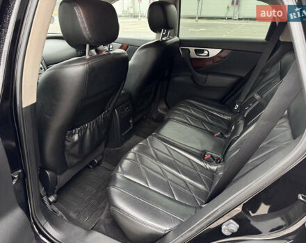 Черный Инфинити FX 30, объемом двигателя 2.99 л и пробегом 159 тыс. км за 16500 $, фото 32 на Automoto.ua