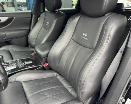 Чорний Інфініті FX 30, об'ємом двигуна 3 л та пробігом 103 тис. км за 18900 $, фото 18 на Automoto.ua