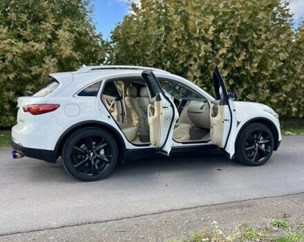 Инфинити FX 30, объемом двигателя 3 л и пробегом 230 тыс. км за 14500 $, фото 7 на Automoto.ua