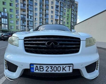 Белый Инфинити FX 35, объемом двигателя 3.5 л и пробегом 192 тыс. км за 7800 $, фото 2 на Automoto.ua