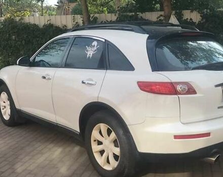 Белый Инфинити FX 35, объемом двигателя 3.5 л и пробегом 420 тыс. км за 6700 $, фото 3 на Automoto.ua