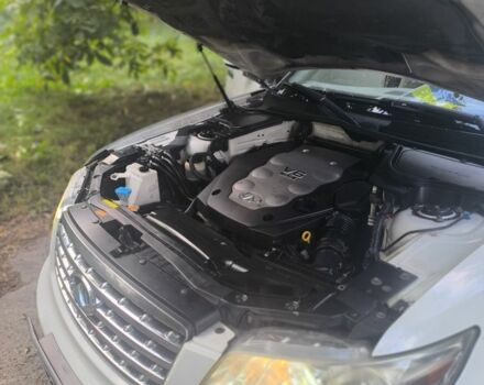 Белый Инфинити FX 35, объемом двигателя 3.5 л и пробегом 190 тыс. км за 9000 $, фото 10 на Automoto.ua