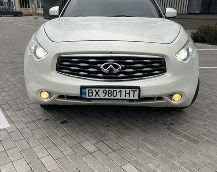 Белый Инфинити FX 35, объемом двигателя 3.5 л и пробегом 270 тыс. км за 12700 $, фото 19 на Automoto.ua