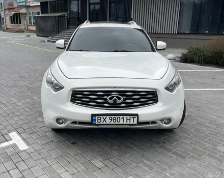 Белый Инфинити FX 35, объемом двигателя 3.5 л и пробегом 270 тыс. км за 12700 $, фото 13 на Automoto.ua