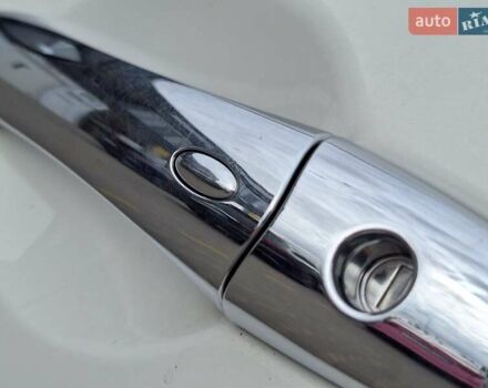 Белый Инфинити FX 35, объемом двигателя 3.5 л и пробегом 180 тыс. км за 14400 $, фото 9 на Automoto.ua