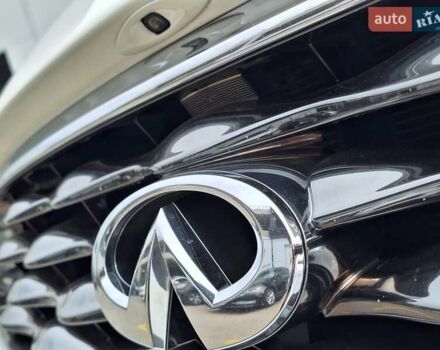 Белый Инфинити FX 35, объемом двигателя 3.5 л и пробегом 180 тыс. км за 14400 $, фото 8 на Automoto.ua