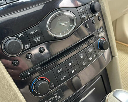 Белый Инфинити FX 35, объемом двигателя 3.5 л и пробегом 270 тыс. км за 12700 $, фото 41 на Automoto.ua