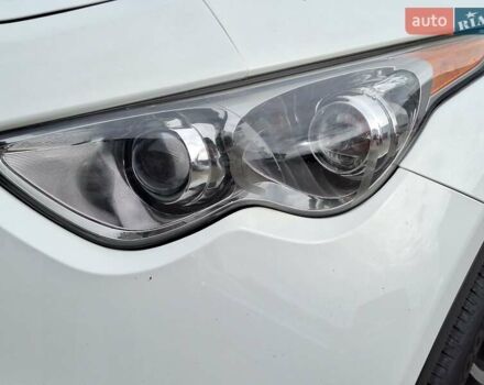 Белый Инфинити FX 35, объемом двигателя 3.5 л и пробегом 180 тыс. км за 14400 $, фото 7 на Automoto.ua