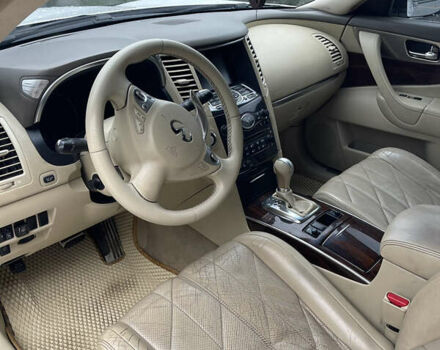Белый Инфинити FX 35, объемом двигателя 3.5 л и пробегом 270 тыс. км за 12700 $, фото 24 на Automoto.ua