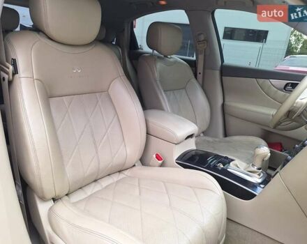 Белый Инфинити FX 35, объемом двигателя 3.5 л и пробегом 180 тыс. км за 14400 $, фото 29 на Automoto.ua