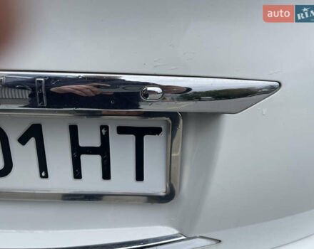 Белый Инфинити FX 35, объемом двигателя 3.5 л и пробегом 270 тыс. км за 12700 $, фото 22 на Automoto.ua