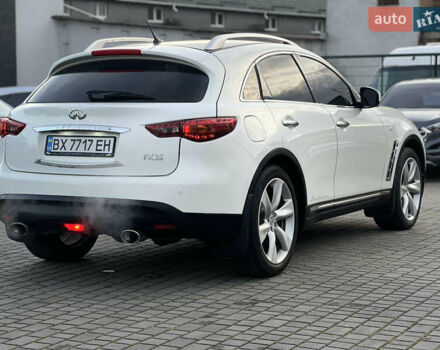 Белый Инфинити FX 35, объемом двигателя 3.5 л и пробегом 171 тыс. км за 11700 $, фото 7 на Automoto.ua