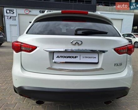 Белый Инфинити FX 35, объемом двигателя 3.5 л и пробегом 180 тыс. км за 14400 $, фото 3 на Automoto.ua