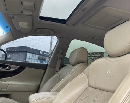 Белый Инфинити FX 35, объемом двигателя 3.5 л и пробегом 270 тыс. км за 12700 $, фото 31 на Automoto.ua