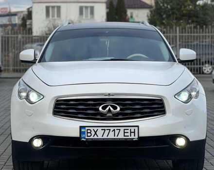 Белый Инфинити FX 35, объемом двигателя 3.5 л и пробегом 171 тыс. км за 11700 $, фото 1 на Automoto.ua