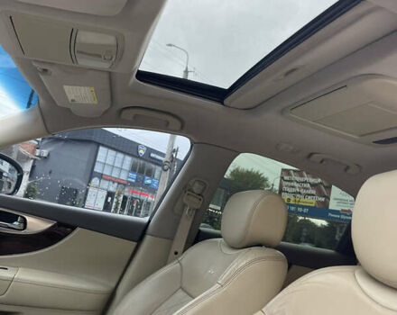 Белый Инфинити FX 35, объемом двигателя 3.5 л и пробегом 270 тыс. км за 12700 $, фото 32 на Automoto.ua