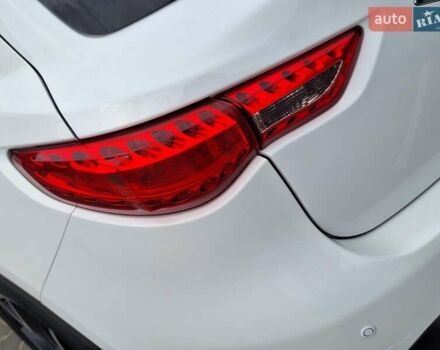 Белый Инфинити FX 35, объемом двигателя 3.5 л и пробегом 180 тыс. км за 14400 $, фото 10 на Automoto.ua