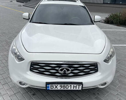 Белый Инфинити FX 35, объемом двигателя 3.5 л и пробегом 270 тыс. км за 12700 $, фото 6 на Automoto.ua