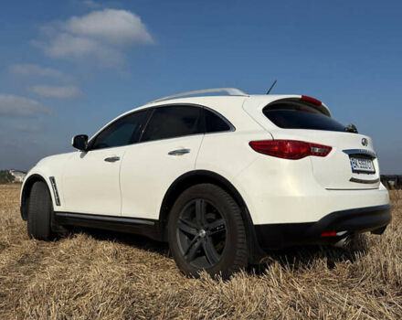 Белый Инфинити FX 35, объемом двигателя 3.5 л и пробегом 270 тыс. км за 12199 $, фото 1 на Automoto.ua