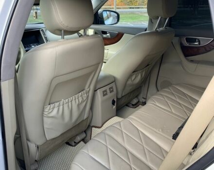 Инфинити FX 35 2010 в Харькове на Automoto.ua Белый Инфинити FX 35, объемом двигателя 3.5 л и пробегом 124 тыс. км за 329 $, фото 4 на Automoto.ua