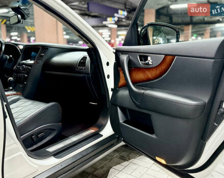 Белый Инфинити FX 35, объемом двигателя 3.5 л и пробегом 193 тыс. км за 15900 $, фото 49 на Automoto.ua