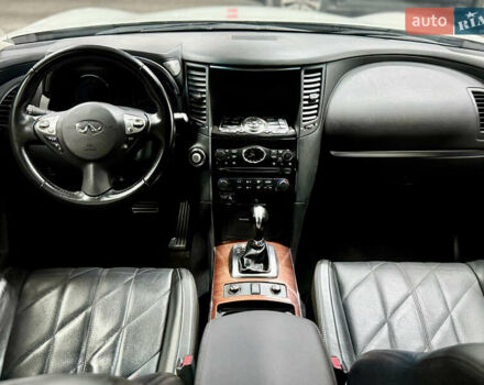 Белый Инфинити FX 35, объемом двигателя 3.5 л и пробегом 193 тыс. км за 15900 $, фото 45 на Automoto.ua