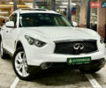 Белый Инфинити FX 35, объемом двигателя 3.5 л и пробегом 193 тыс. км за 15900 $, фото 4 на Automoto.ua