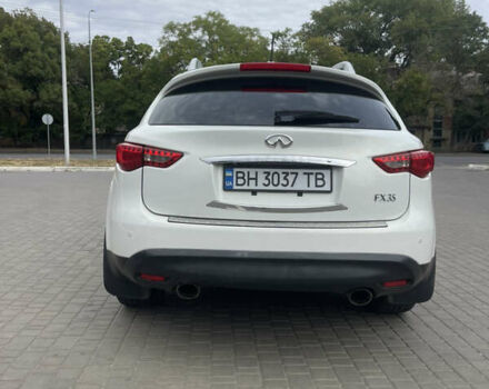 Белый Инфинити FX 35, объемом двигателя 3.5 л и пробегом 255 тыс. км за 14500 $, фото 7 на Automoto.ua