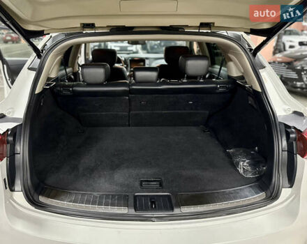 Белый Инфинити FX 35, объемом двигателя 3.5 л и пробегом 193 тыс. км за 15900 $, фото 41 на Automoto.ua