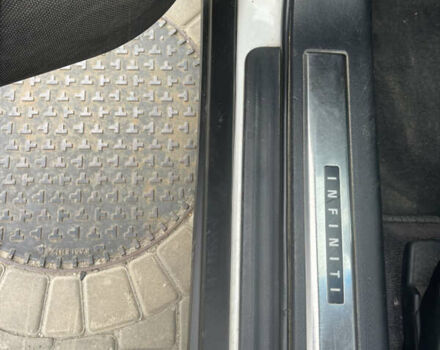 Белый Инфинити FX 35, объемом двигателя 3.5 л и пробегом 255 тыс. км за 14500 $, фото 18 на Automoto.ua