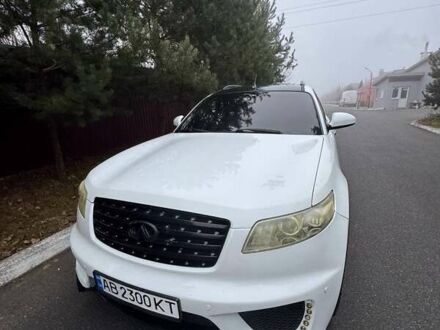 Белый Инфинити FX 35, объемом двигателя 3.5 л и пробегом 194 тыс. км за 6500 $, фото 1 на Automoto.ua