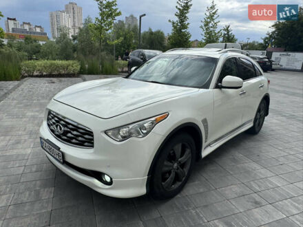 Інфініті FX 35 2008 у Києві на Automoto.ua Білий Інфініті FX 35, об'ємом двигуна 3.5 л та пробігом 170 тис. км за 11800 $, фото 1 на Automoto.ua