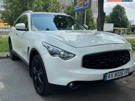 Инфинити FX 35 2010 в Харькове на Automoto.ua Белый Инфинити FX 35, объемом двигателя 3.5 л и пробегом 124 тыс. км за 13800 $, фото 1 на Automoto.ua