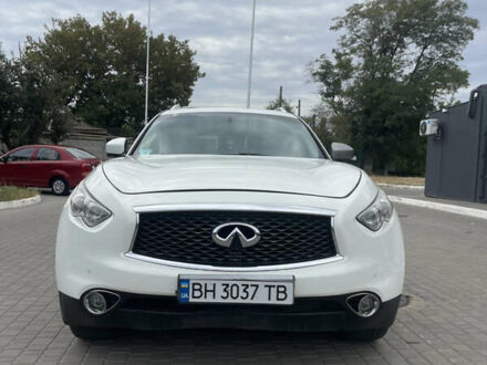 Білий Інфініті FX 35, об'ємом двигуна 3.5 л та пробігом 255 тис. км за 14500 $, фото 1 на Automoto.ua