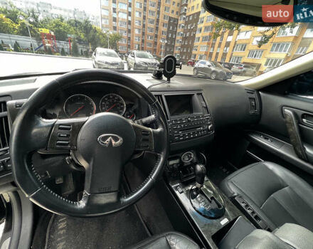 Черный Инфинити FX 35, объемом двигателя 3.5 л и пробегом 191 тыс. км за 12800 $, фото 12 на Automoto.ua