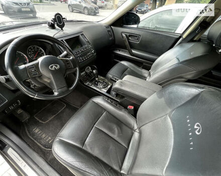 Черный Инфинити FX 35, объемом двигателя 3.5 л и пробегом 191 тыс. км за 12800 $, фото 9 на Automoto.ua