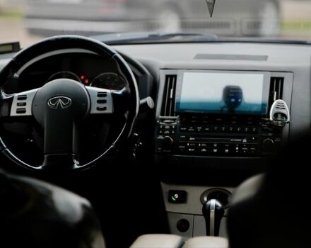 Черный Инфинити FX 35, объемом двигателя 3.5 л и пробегом 320 тыс. км за 8600 $, фото 10 на Automoto.ua