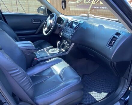 Черный Инфинити FX 35, объемом двигателя 3.5 л и пробегом 250 тыс. км за 8000 $, фото 6 на Automoto.ua